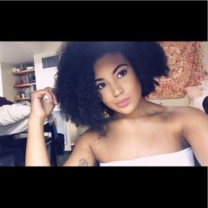 Meet your Posher, Camille